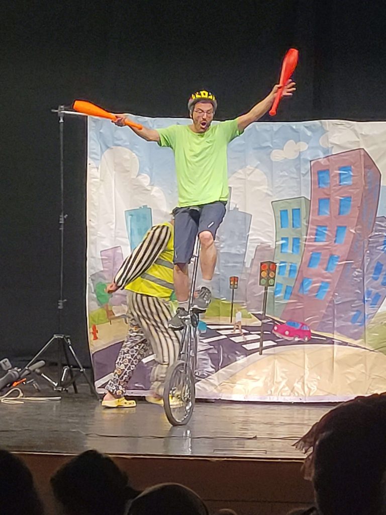 דודי נוסע בחד אופן גבוה אוצר הזהב