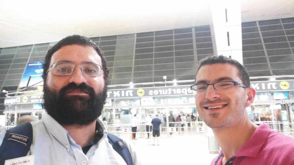 מתכוננים לטיסה ולהצגה בחוץ לארץ עם תיאטרון מופאש