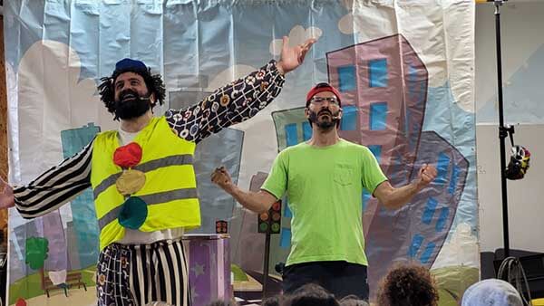 אוצר הזהב הצגת זהירות בדרכים בחנוכה
