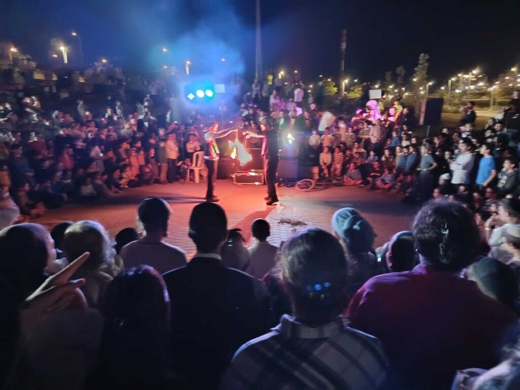 מופע אש ולהטוטים לחג הסוכות - תיאטרון מופאש