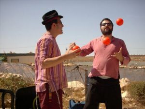 תמונה מהמופעים הראשונים של תיאטרון מופאש