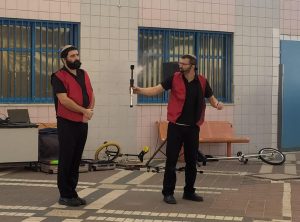 כולנו אוהבים תמונות, יש תמונות שמצליחות בהבזק אחד לתפוס את הרגע. ולספר סיפור שלם בתמונה אחת. בפוסט נציג תמונות שתפסו את הרגע ממופע בבית ספר מורשה בנים