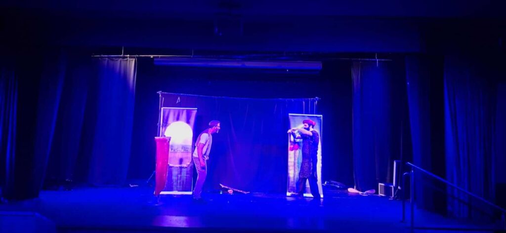 ההצגה לחנוכה אגדת להטוטים המסע של להב