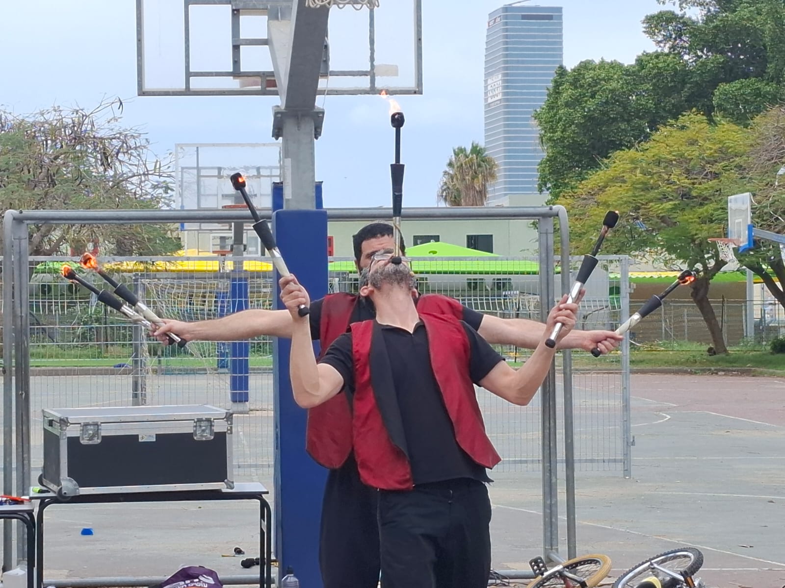 מופיעים עם המוזיקה החדשה במופע הלהטוטים של תיאטרון מופאש